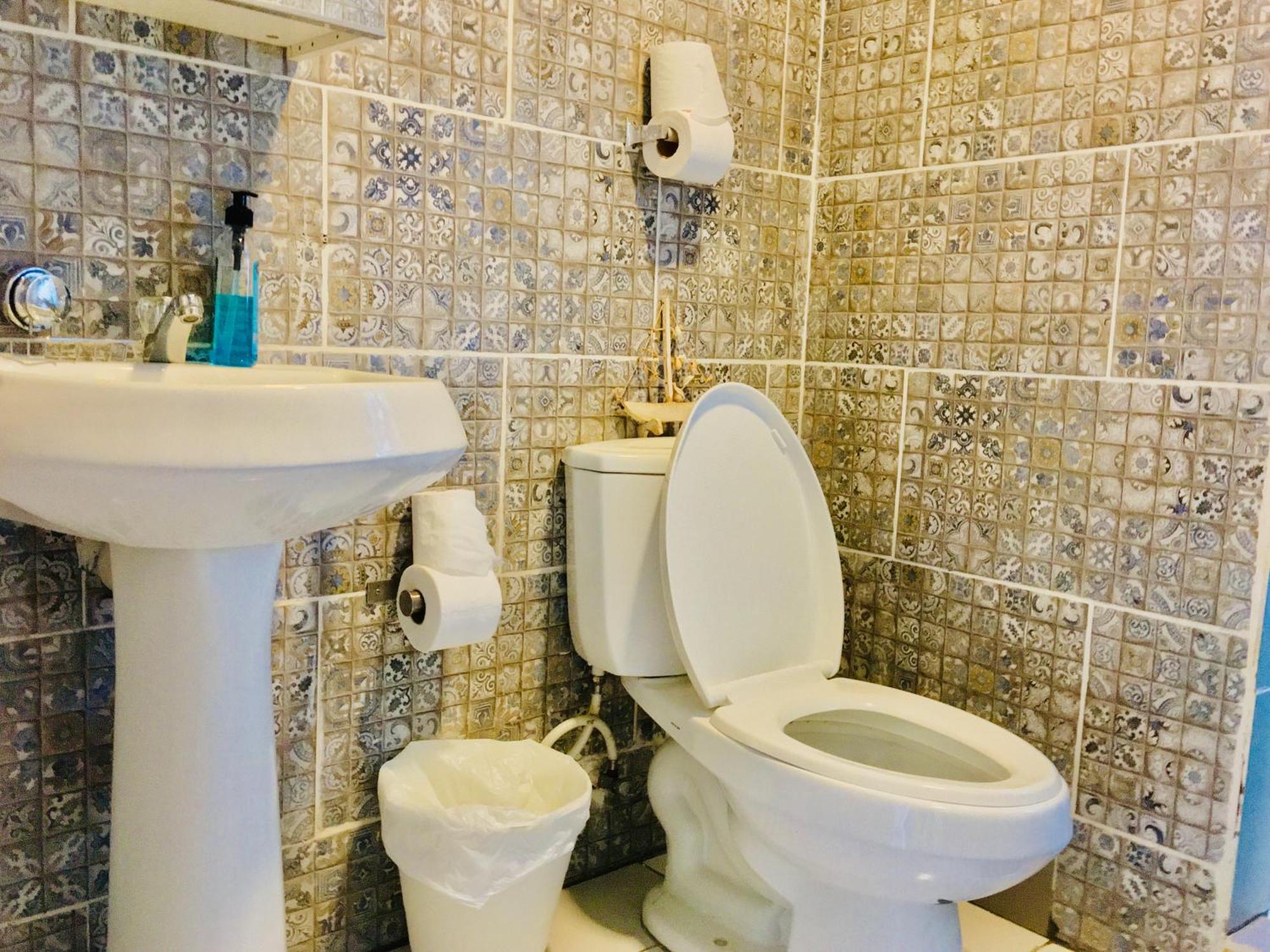 ホテル El Patio Azul コンスタンサ エクステリア 写真